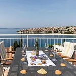 Nea Leona * Trogir