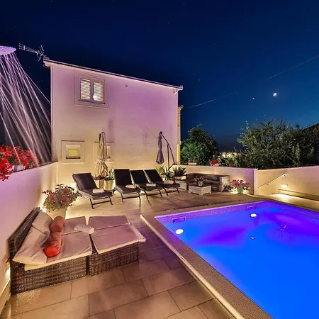 Nea Leona Apartment Trogir