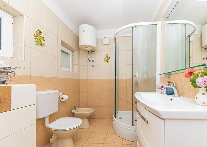 Nea Leona Appartement *