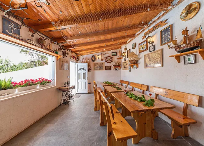 Nea Leona Appartement *